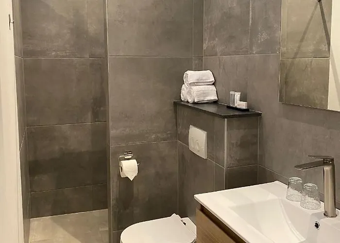 Aasterbergerhoeve 3*